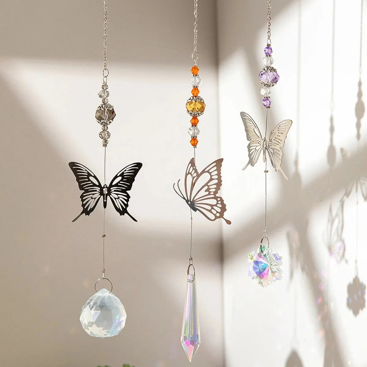 1 Piece Coloured Crystal Suncatcher Animal Butterfly Prism Ball Pendant Rainbow Maker Family Room Wedding Party Decoration